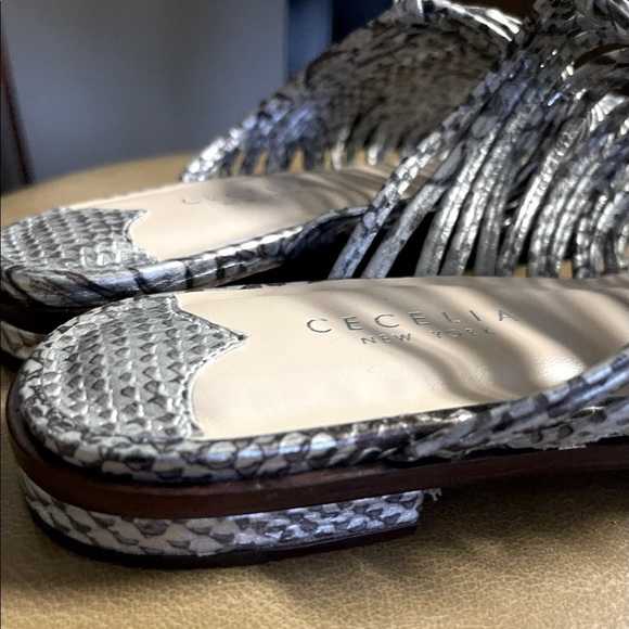 Cecelia New York Gloria Mules Sandals Shoes Low Heel Metallic Silver Leather 7 - Picture 10 of 10